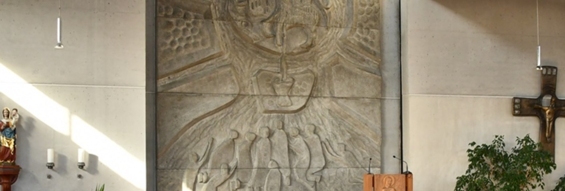 Kirche Heilige Familie Melm Altarraum